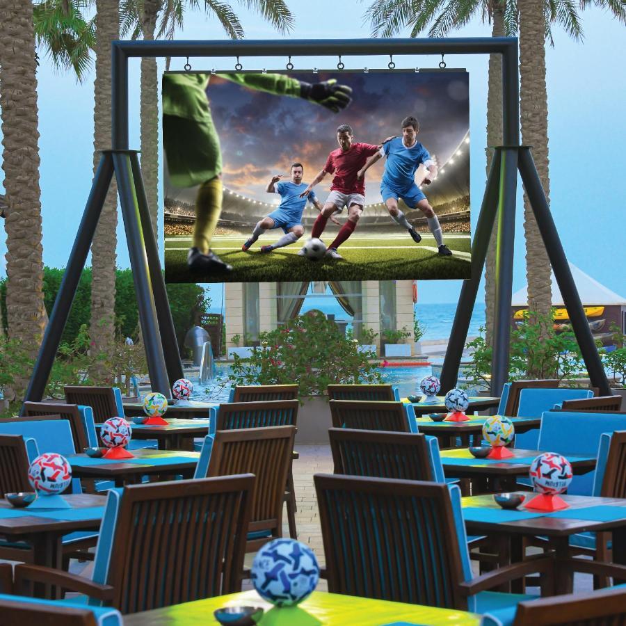 Jumeirah Messilah Beach Kuwait Kuwait City Exterior foto A projection screen